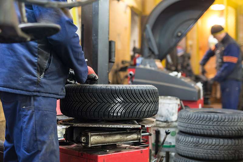 タイヤ交換からエンジン部品交換まであらゆる修理･整備に対応